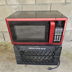 Hamilton Beach 0.9 cu. ft. Countertop Microwave Oven, 900 Watts, Red Stainless Steel OBO 