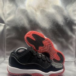 Air Jordan 11 Low Bred 2025 