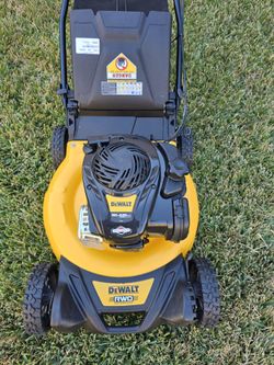 Dewalt 150cc Celf Propelled Like New $270 Firm Price/trabajando Bien $270 Precio Firme 