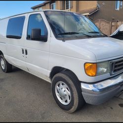 2007 Ford E-350 Cargo Van 