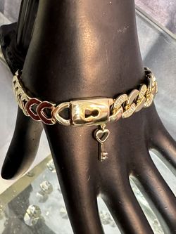  gold plated tarnish free. none fading bracelet