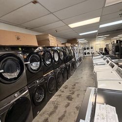 Set Washer and gas Dryer Front Load