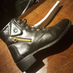 Size 7 Black Combat Boots