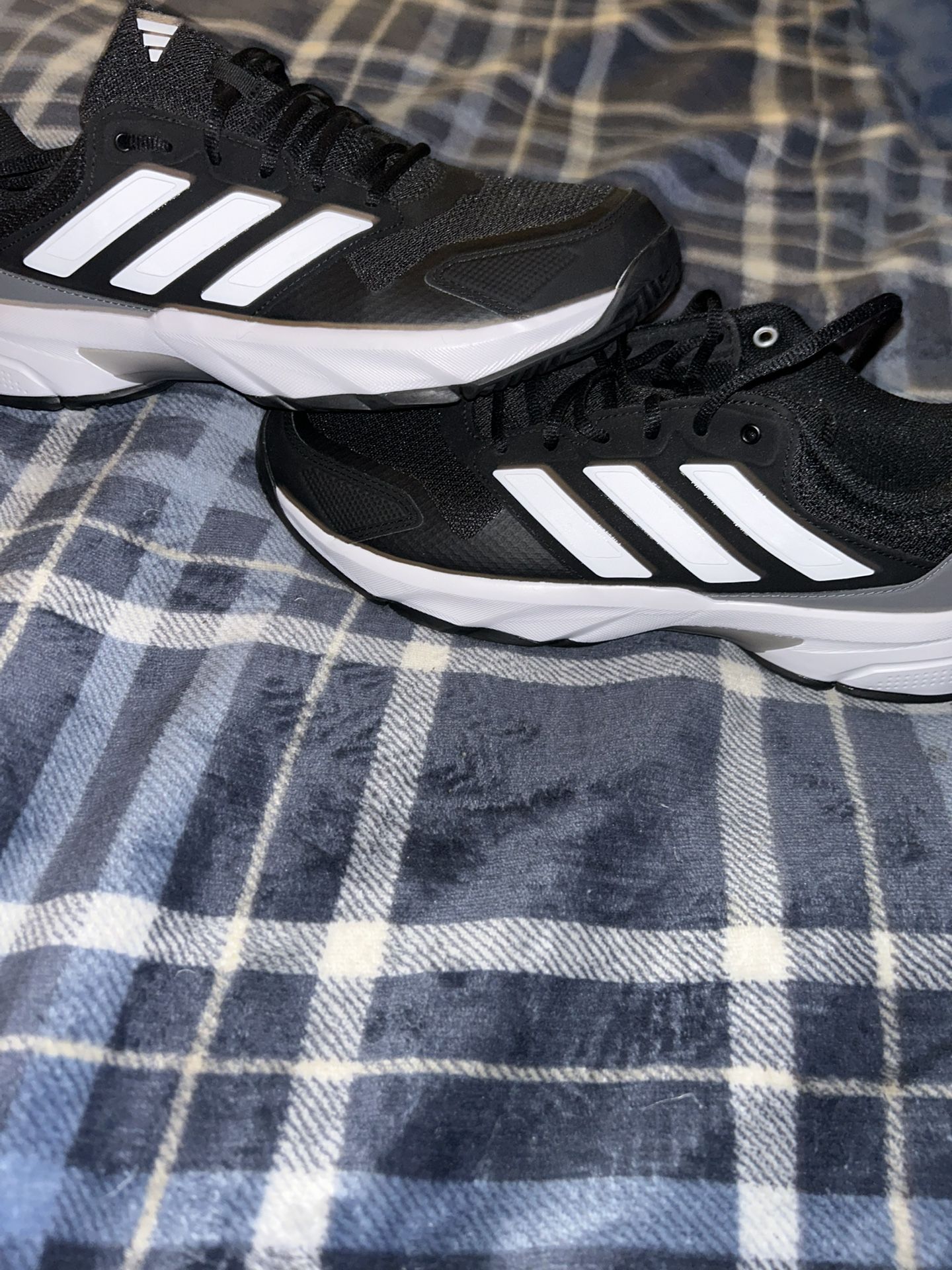 New Men’s 11.5 Adidas.