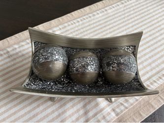 Modern center pieces