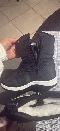 Snow boots NEW size 30