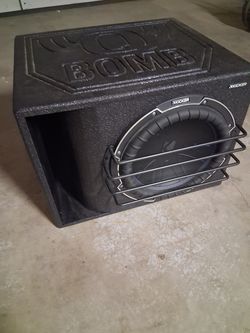Kicker comp q12 dual 2ohm sub and box