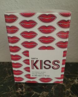 Victoria Secret Just A Kiss Parfum 1.7 fl oz