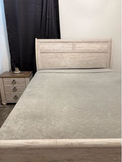 Queen size bed