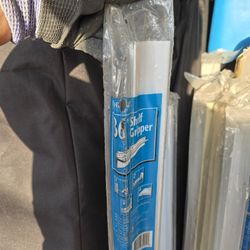 Shelf grips
