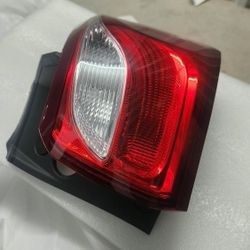 Halogen Tail Light Assembly Compatible with Chevy Equinox 2018 2019 2020 Right Passenger Side Taillight Rear Outer Tail Lamp Replace