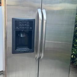 EXTRA CLEAN GE DOUBLE DOOR REFRIGERATOR 