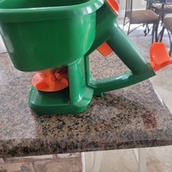 Scotts Grass Seed Spreader