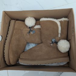 Women's UGG BOOT SIZE 9