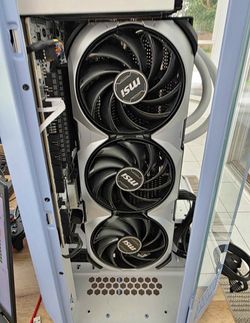 MSI GeForce RT 4080 Super.