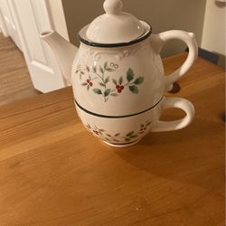 Beautiful Print Attached Cup And Mini Tea Kettle