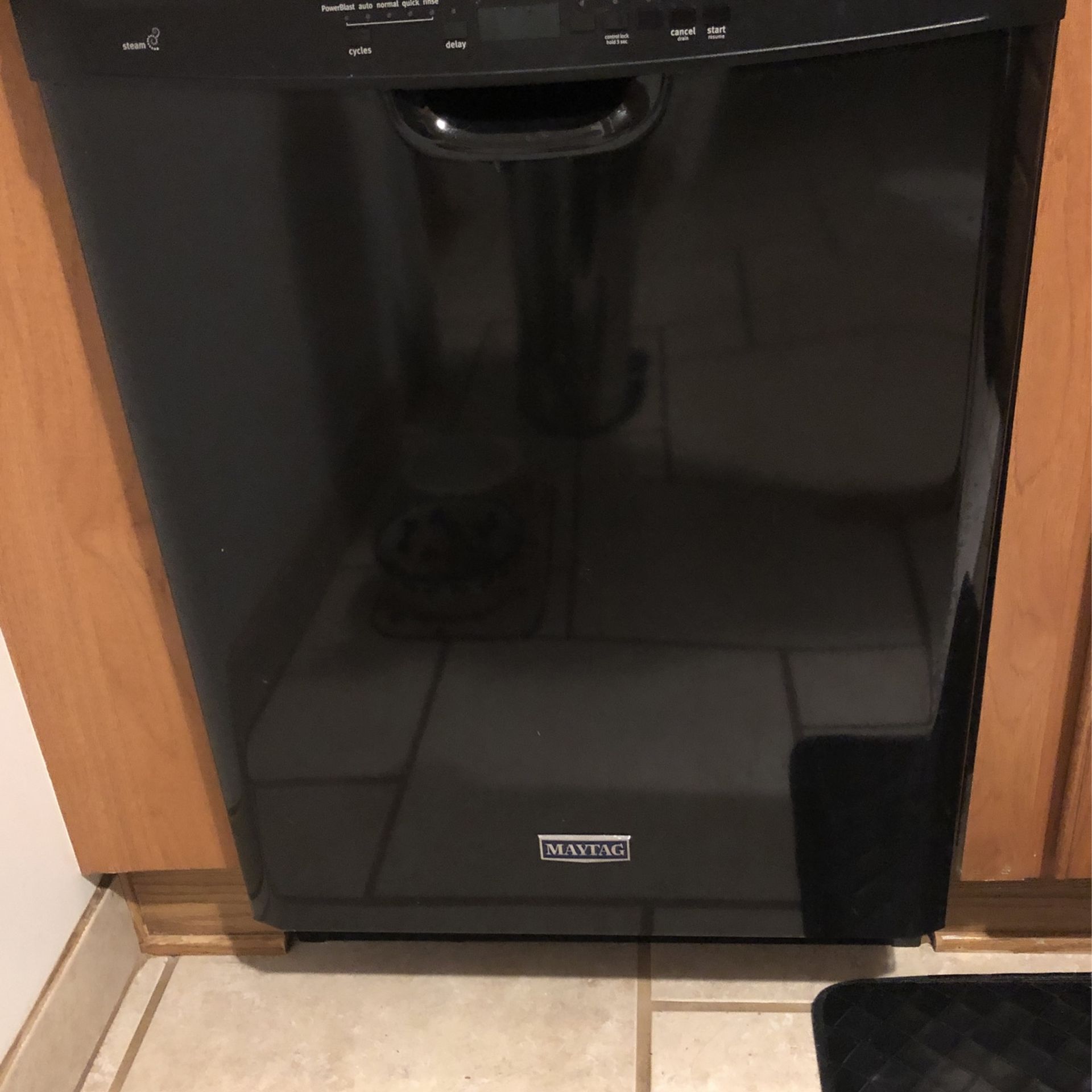 Maytag Dishwasher 5 Years old. Model# MDB4949SDE