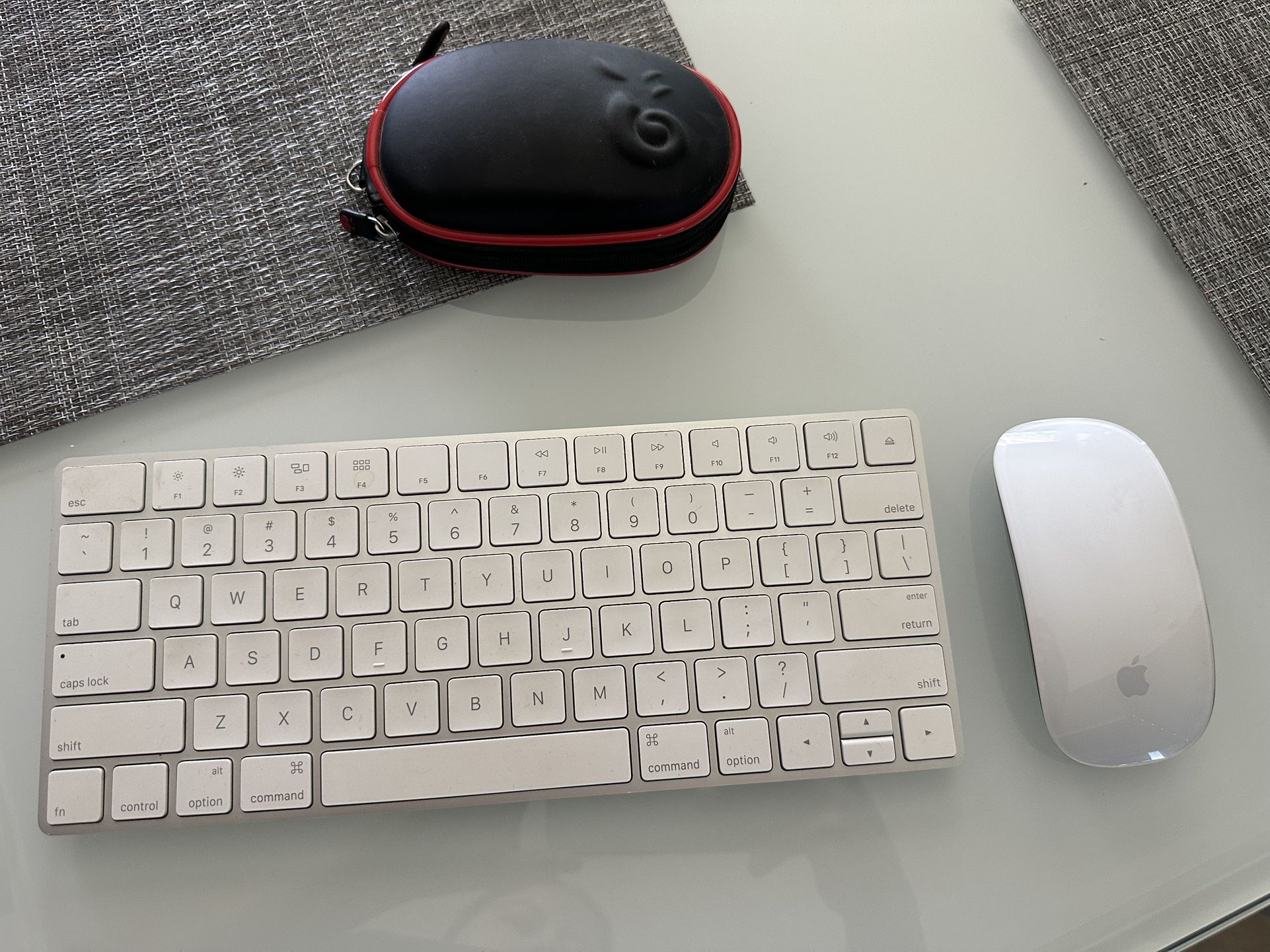 Apple Keyboard Plus Apple Mouse 
