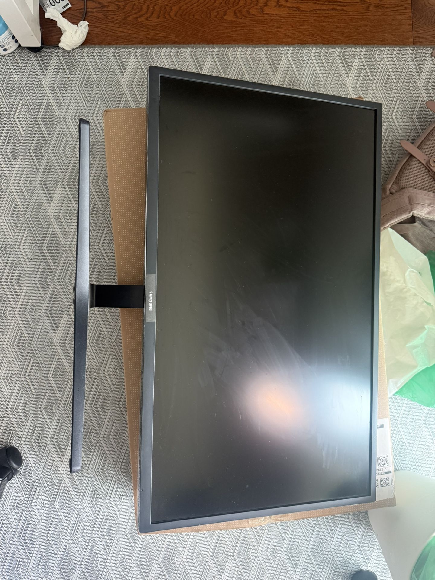 Samsung 32 Inch UJ59 Monitor (used) Perfect Condition