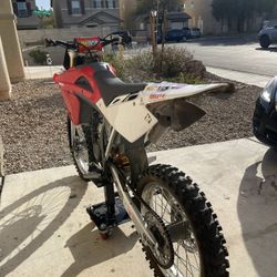 Motorcycle Husky Race 125