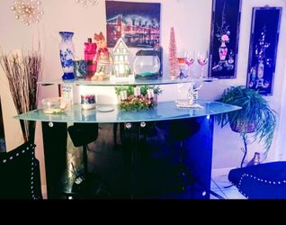 Glass Bar 🍷
