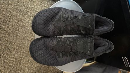 Men’s Nike LeBron 16 low “Triple Black”