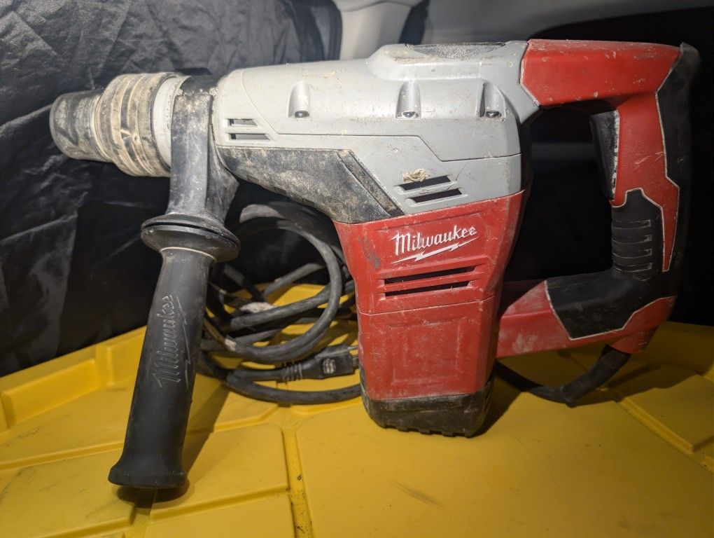 USED !Milwaukee SDS MAX (Corded)