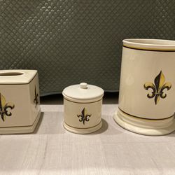 New Orleans Fleur De Lis 3 Piece Bathroom Set Brand New Condition.  Tissue Box Holder, Apothecary Container Jar & Trash Can Waste Basket! All 3..