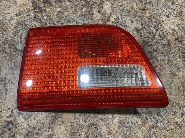 2000 thru 2004 BMW X5 RH Right Passengers Inner TAIL Light LAMP