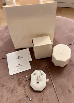 Swarovski Stilla Stud Earrings & Necklace Set