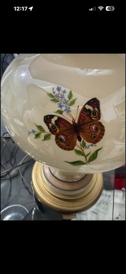 Vintage Two beautiful glass butterfly 🦋  lamps
