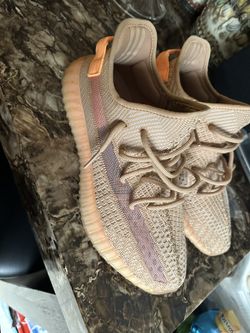 Yeezy 350 Clay Size 9.5
