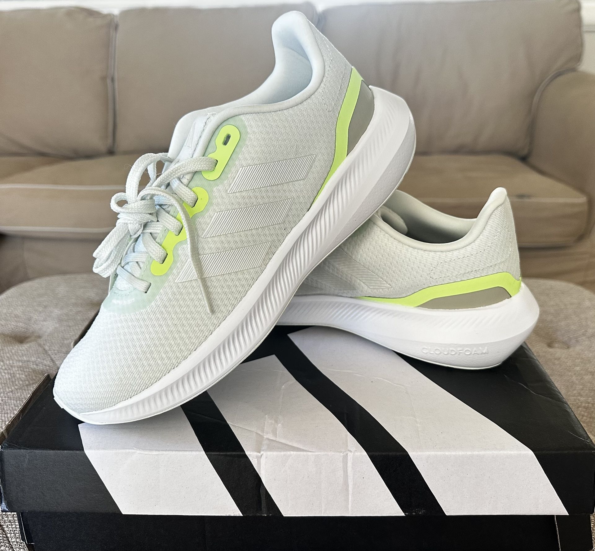 Adidas Runfalcon 3.0 Women’s Sneakers Size 8 NEW