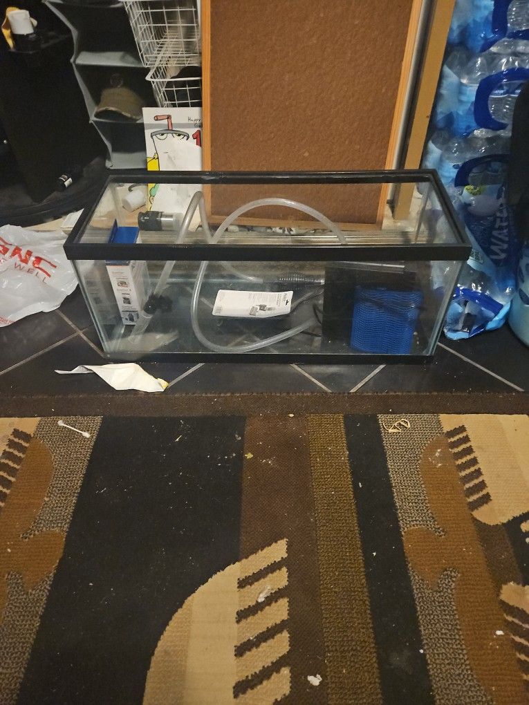 20 Gal Tank (Starter-like) Comes With 2 Stage Filter, 2 Carbon Filters (Medium) , 4 Amonia Packs, And Suction Valve
