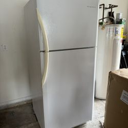 Frigidaire Fridge 