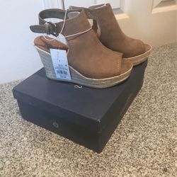 Taupe Size 7 Women Shoes