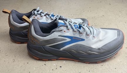 Awesomew Brooks Cascadia 16 trail shoes