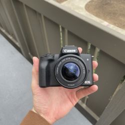 Canon EOS M50 