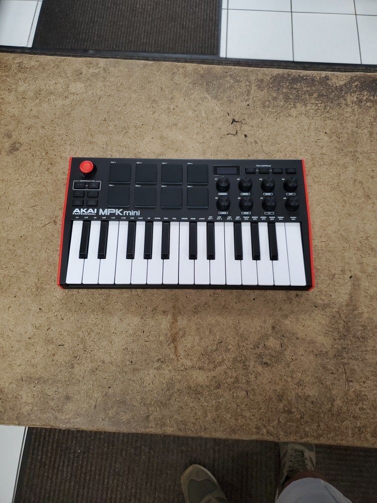Akai Professional MPK Mini MIDI 25 Key Keyboard