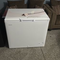 HOTPOINT DEEP FREEZER OR FRIDGE CONVERT 