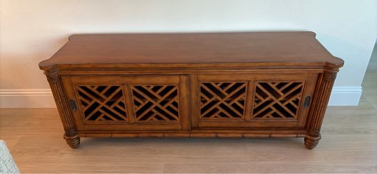 Tommy Bahama Island Nevis Console