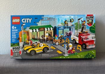 LEGO 60306 Shopping Street