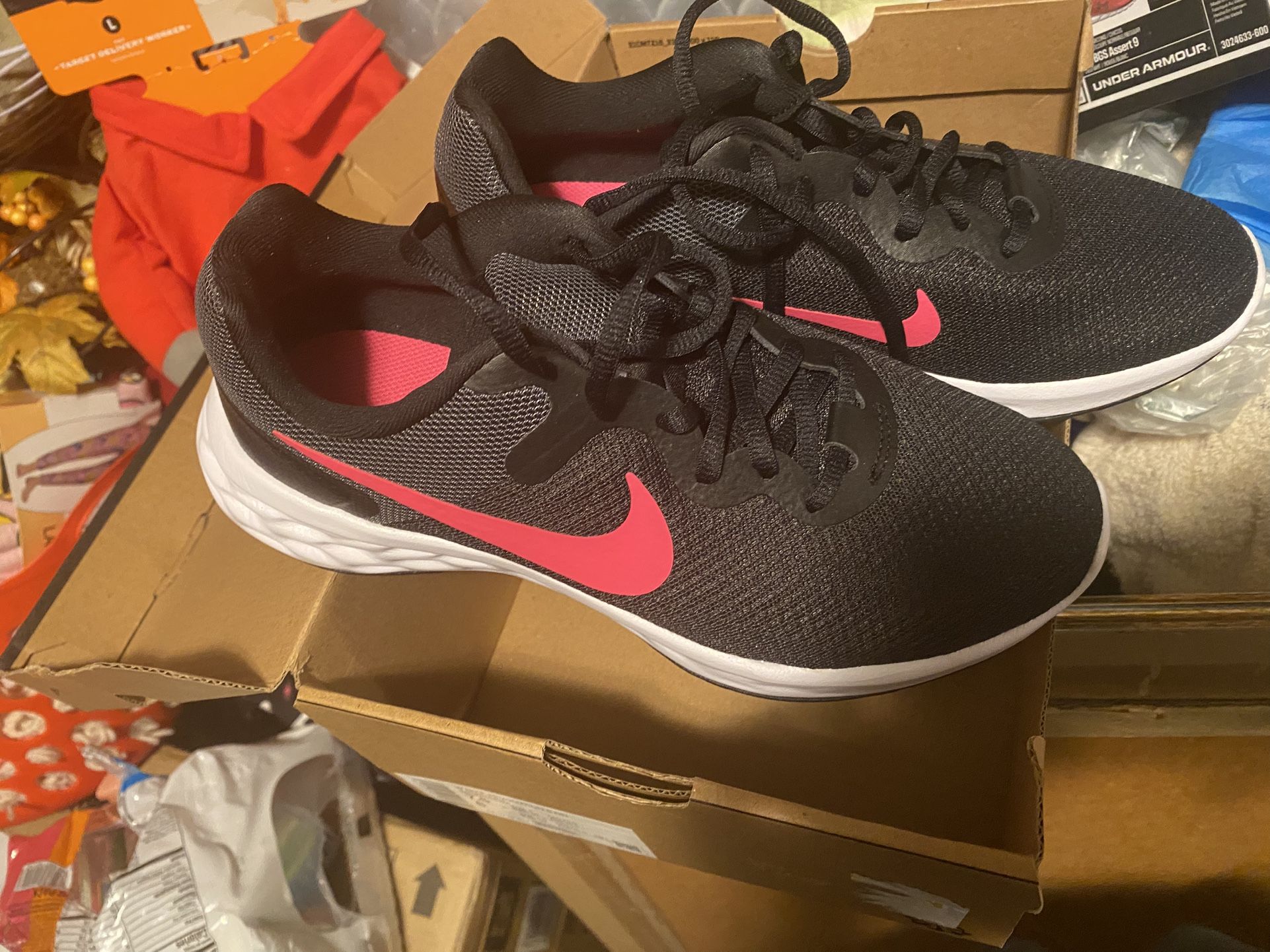 Nike Women Size 7.5 