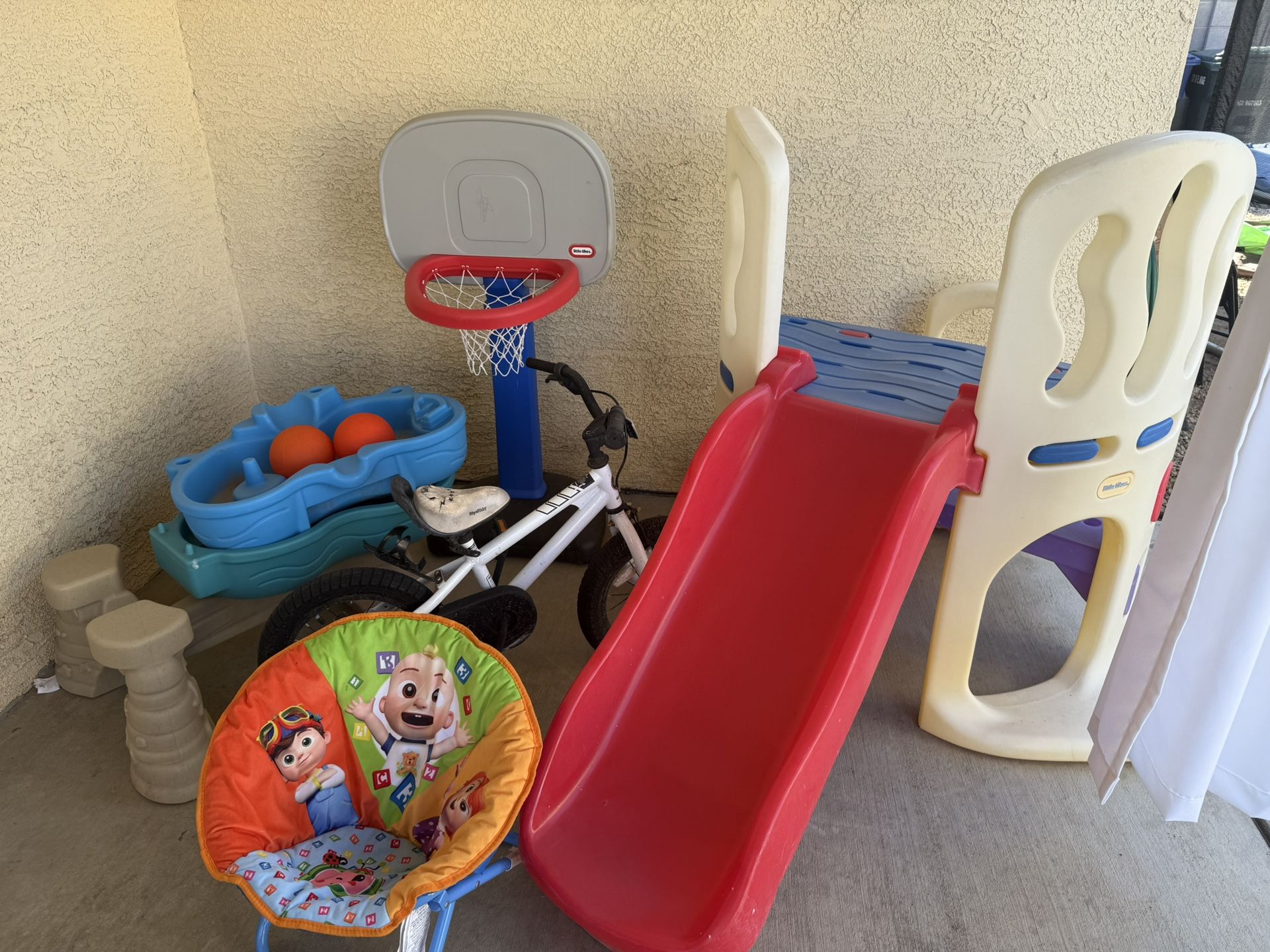 Outdoor Play Toys 