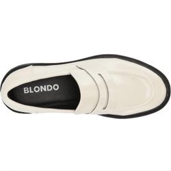 White/Cream Bondo Loafers  Excellent Condition  Size 6M  If you have any questions about sizing or shipping pls feel free to reach out☺️ Offers are we