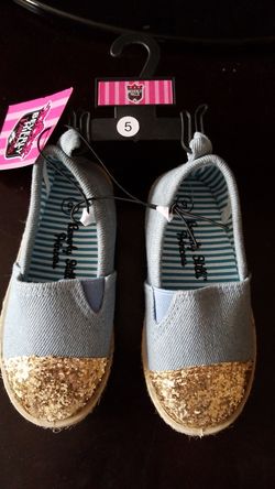 Girls shoes