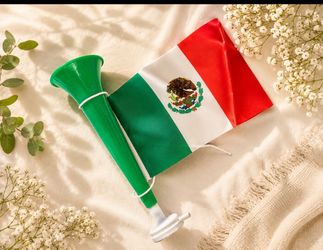 Mexican cheering horn / corneta de Mexico