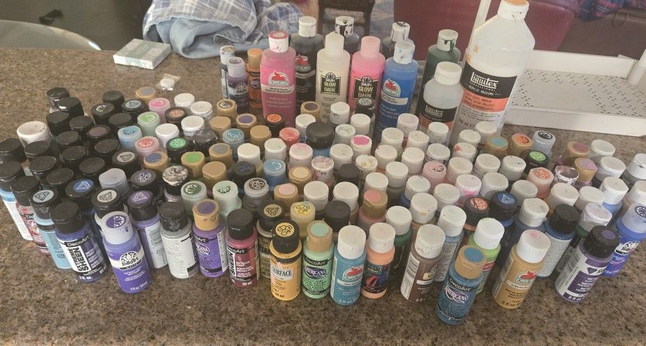 Paint Folk Art Americana Apple Huge Lot Over 140 Bottles Some New Craft Dot Painting