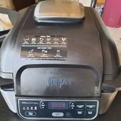 Hardly Used Ninja Air Fryer /Grill  4qt