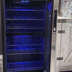 Wine Refrigerator - 28 Bottle Dual Zone Like New